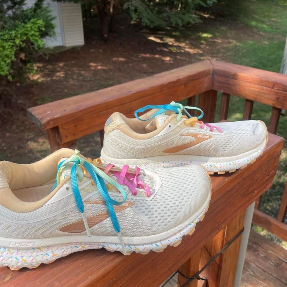 Brooks Women's 8.5 Ghost 12 Vanilla Ice cream w/ sprinkles inspired shoes - Picture 5 of 8